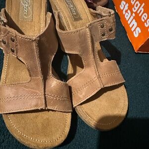Skechers Tan Leather Sandals